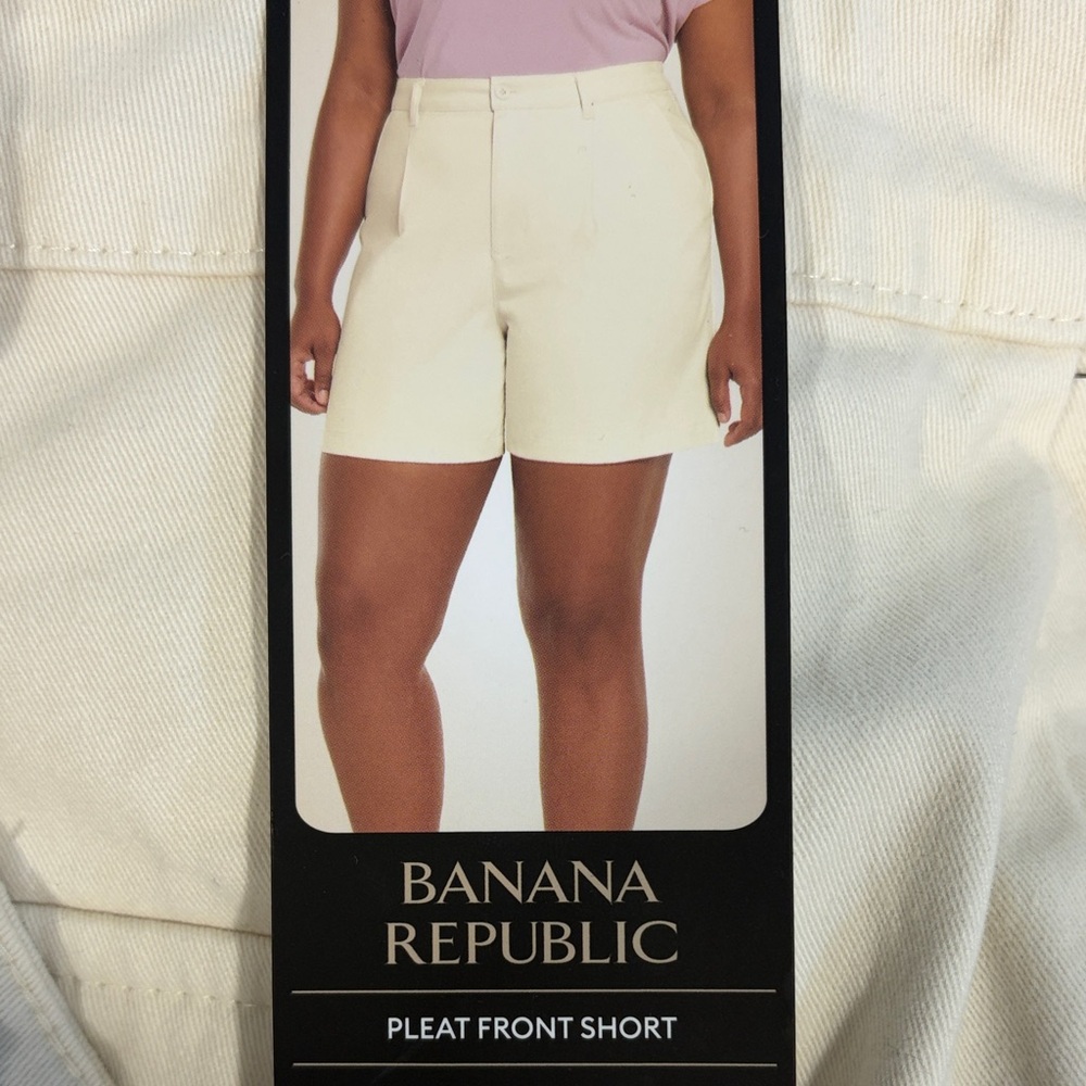 Banana Republic Cream Pleat Front Shorts- Size 14